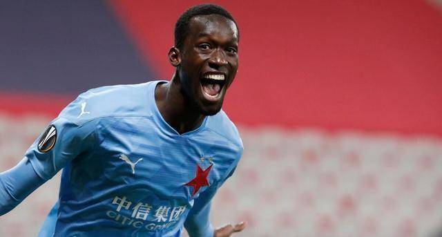 阿森纳新星崭露头角，未来或成球队顶梁柱，运行大小更多.