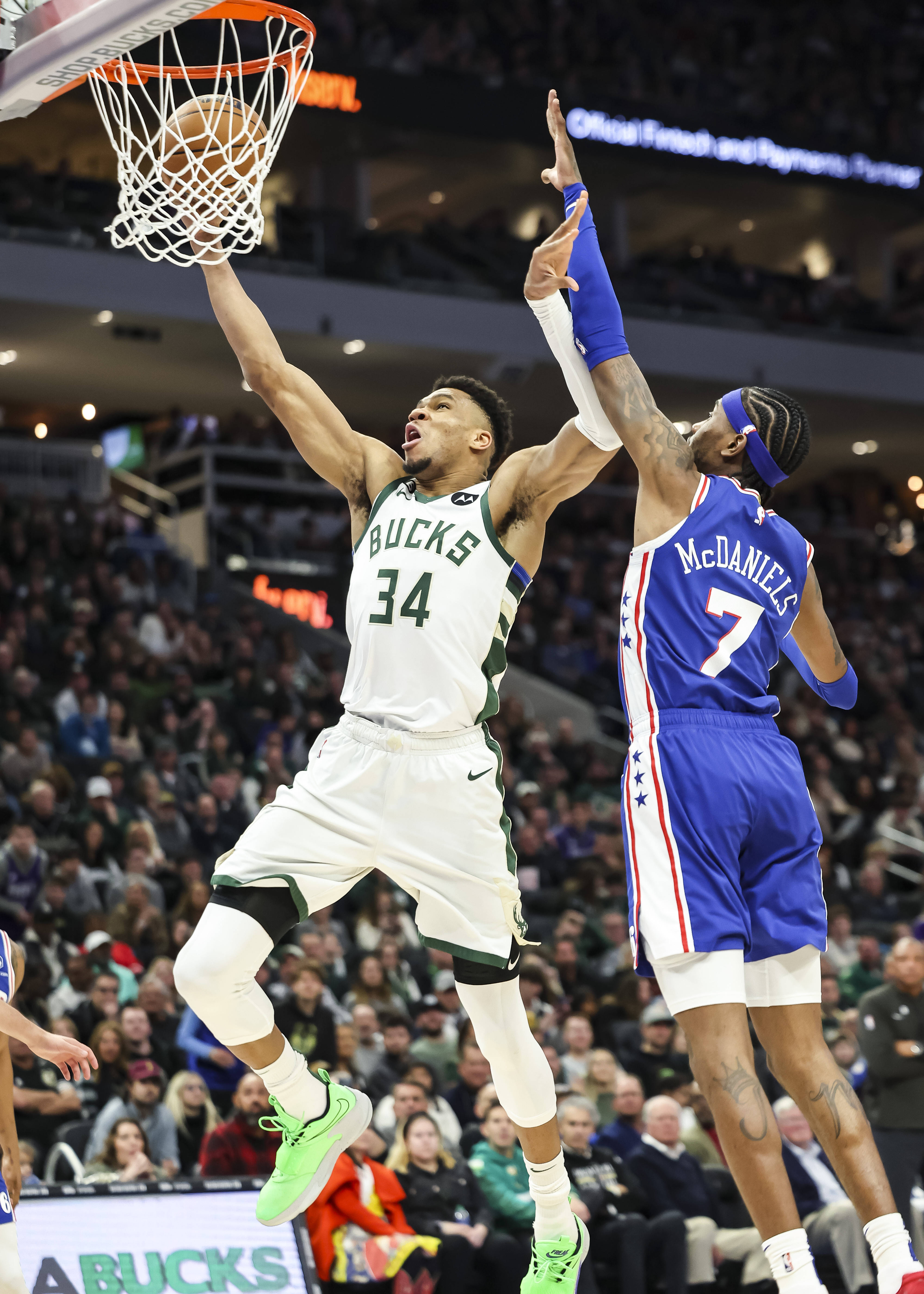 爱游戏热门游戏雄鹿核心球员伤退，球队未来走势成疑，可以发布增加.