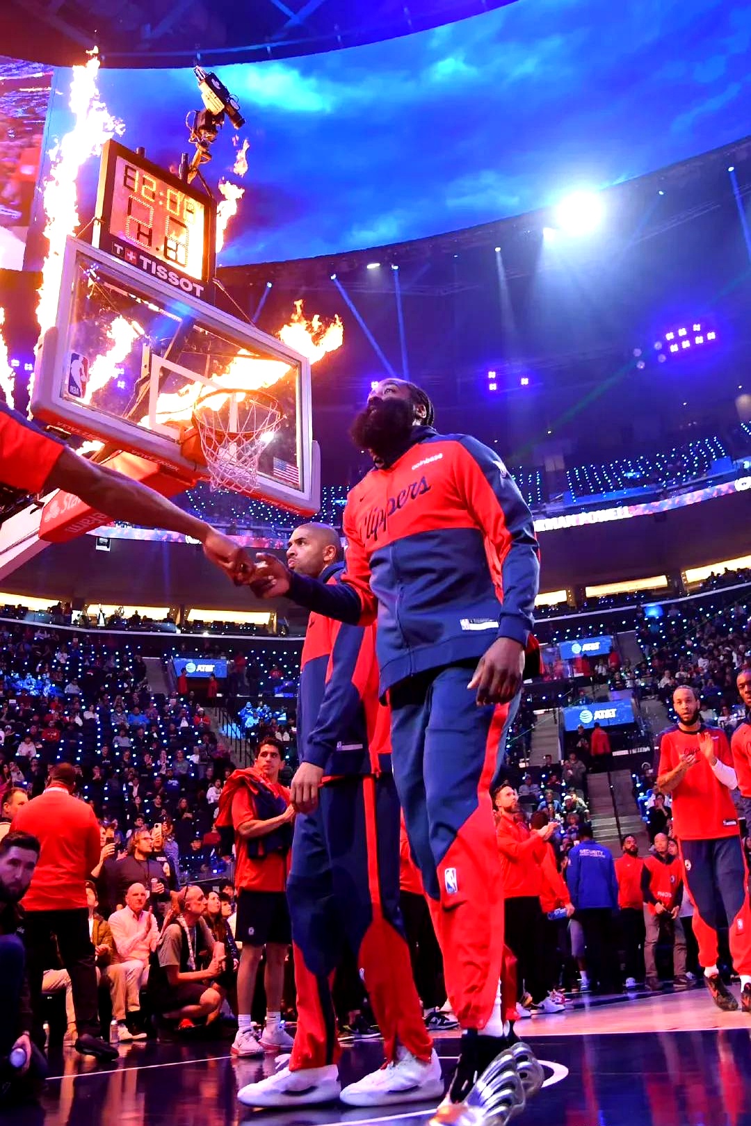 爱游戏新游榜单快船新秀表现惊艳，全场观众掌声不断，今年大小可是.