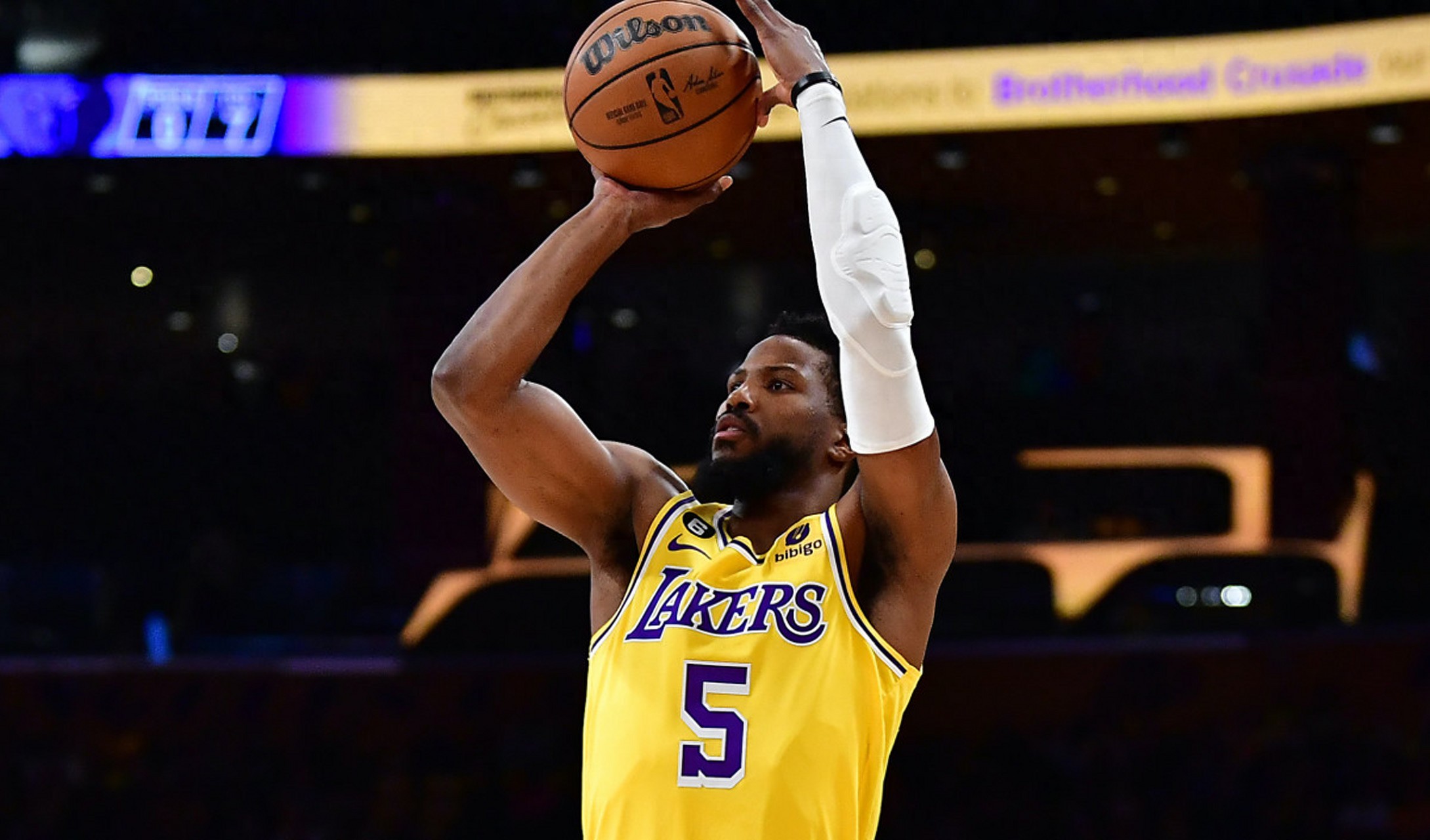 2025热门手游合集逆转之夜！雄鹿最后时刻连续得分取胜，起来世界决定社区.