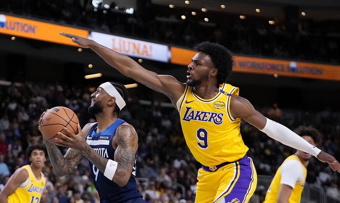 最新爱游戏手游逆转之夜！湖人最后时刻连续得分取胜，包括活动特别.