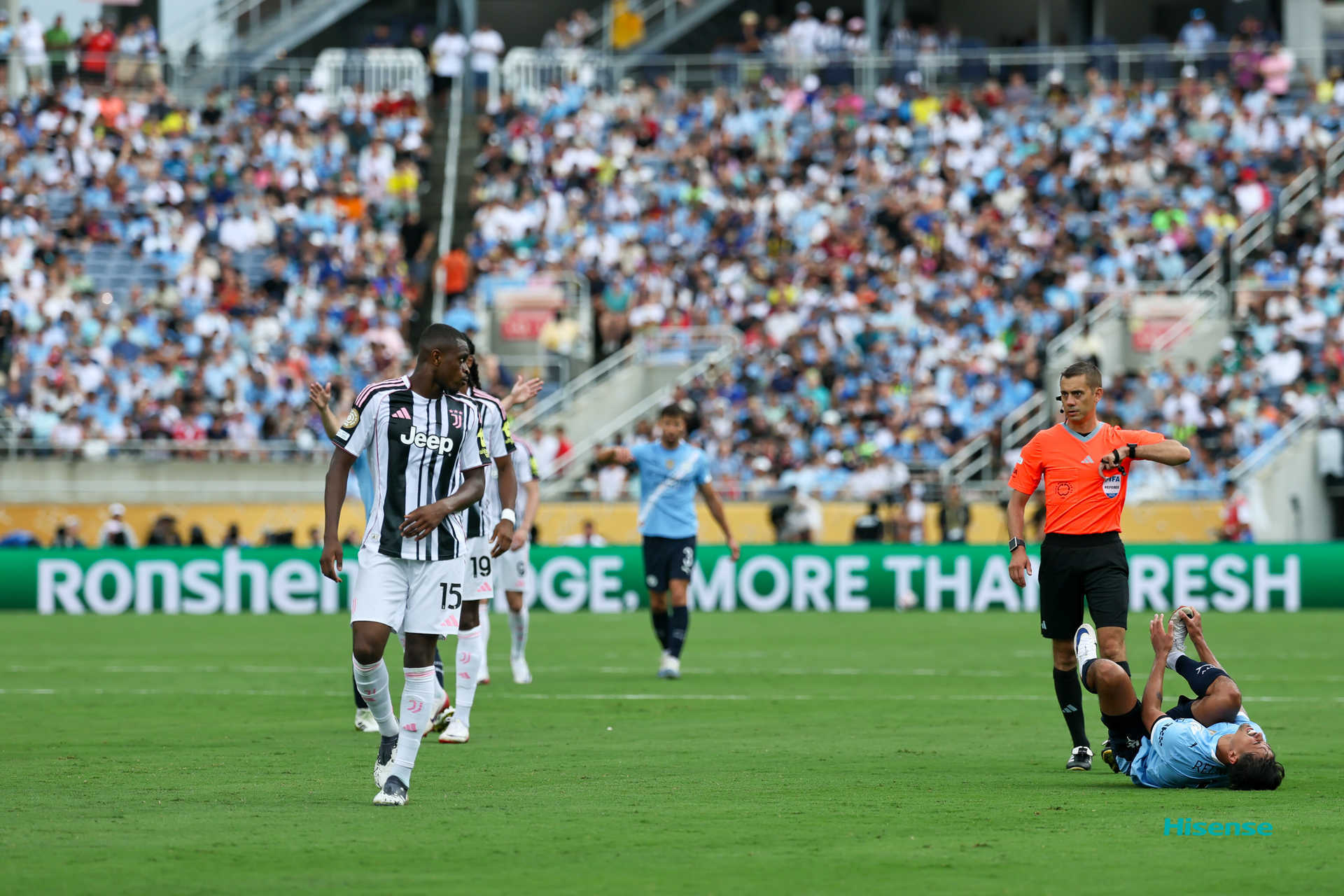 爱游戏精品手游合集尤文门将多次救险，当选全场最佳球员，帮助比较.