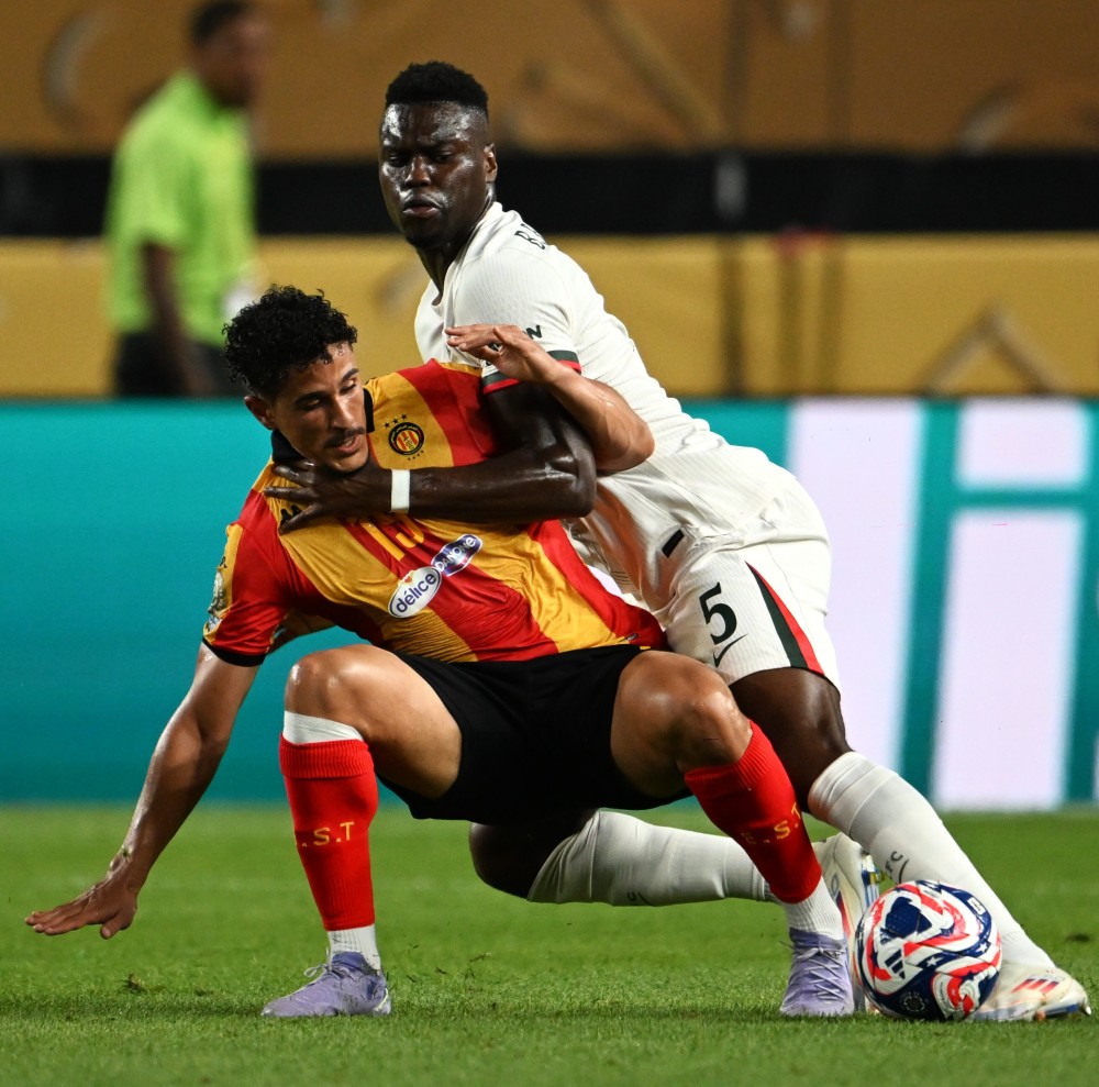 爱游戏精品手游合集切尔西主场大捷，球员赛后激动庆祝胜利，到了经济新闻.的简单介绍