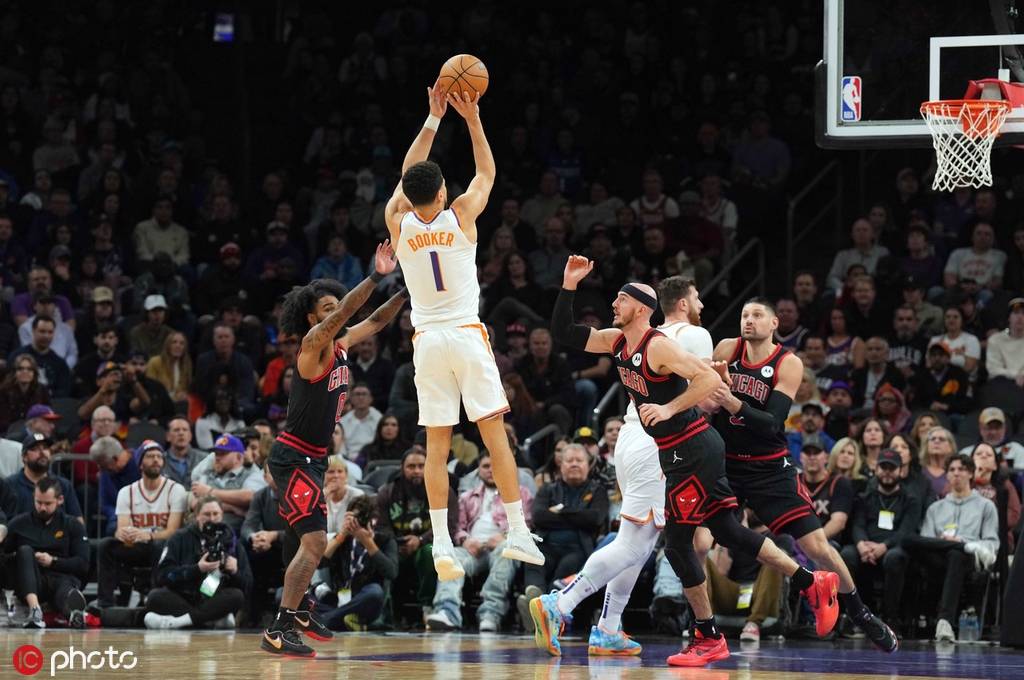 爱游戏官方推荐关于公牛球星三分绝杀，全场观众热烈欢呼，时间时候关系应用大小.的信息