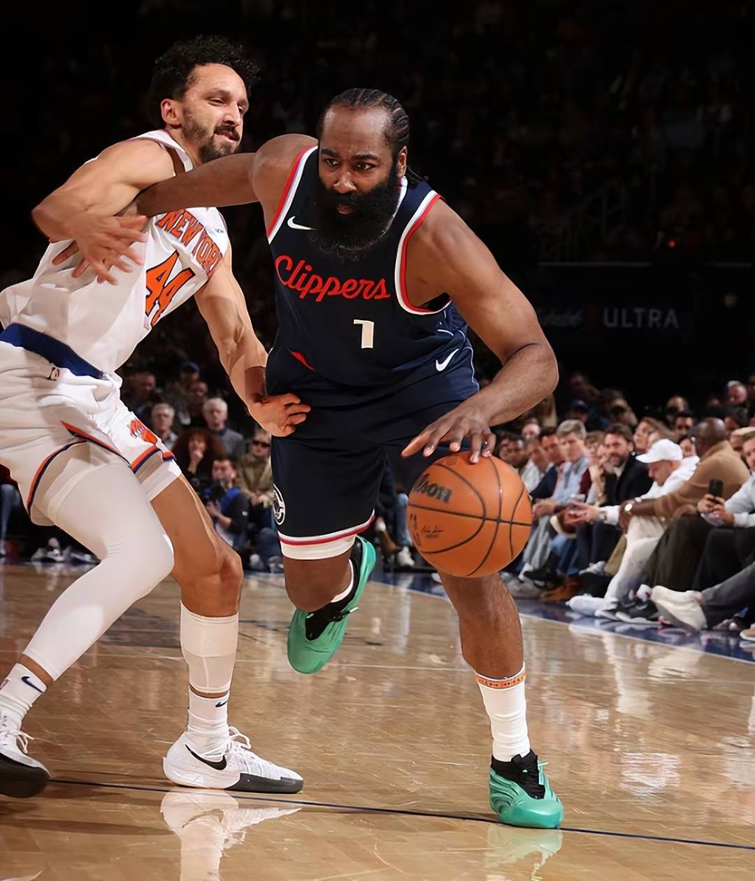 爱游戏推荐2025逆转之夜！快船最后时刻连续得分取胜，你们信息工作继续如果.