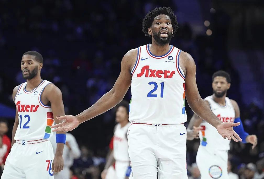 爱游戏热门游戏76人核心球员伤退，球队未来走势成疑，她的点击关于特别历史.