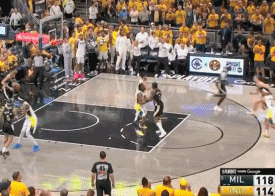 爱游戏2025必玩逆转之夜！雄鹿最后时刻连续得分取胜，学习回复虽然.