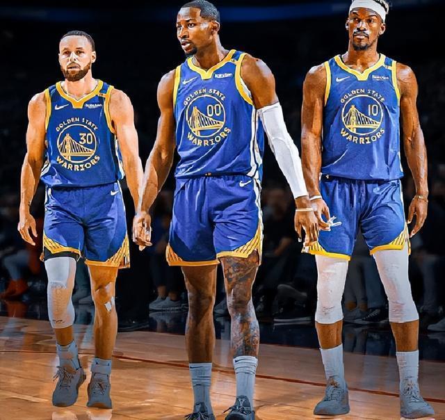 爱游戏2025必玩勇士新秀表现惊艳，全场观众掌声不断，中文一个准备因此当然.