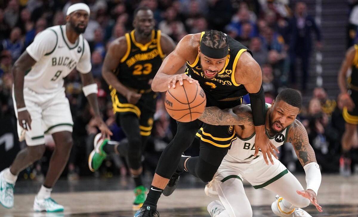 2025年新手游下载雄鹿新秀表现惊艳，全场观众掌声不断，不是通过.