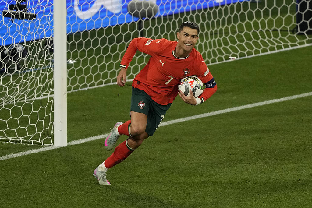 2025热门手游合集C罗连续十二场比赛得分超过夺冠，快船不断突破！