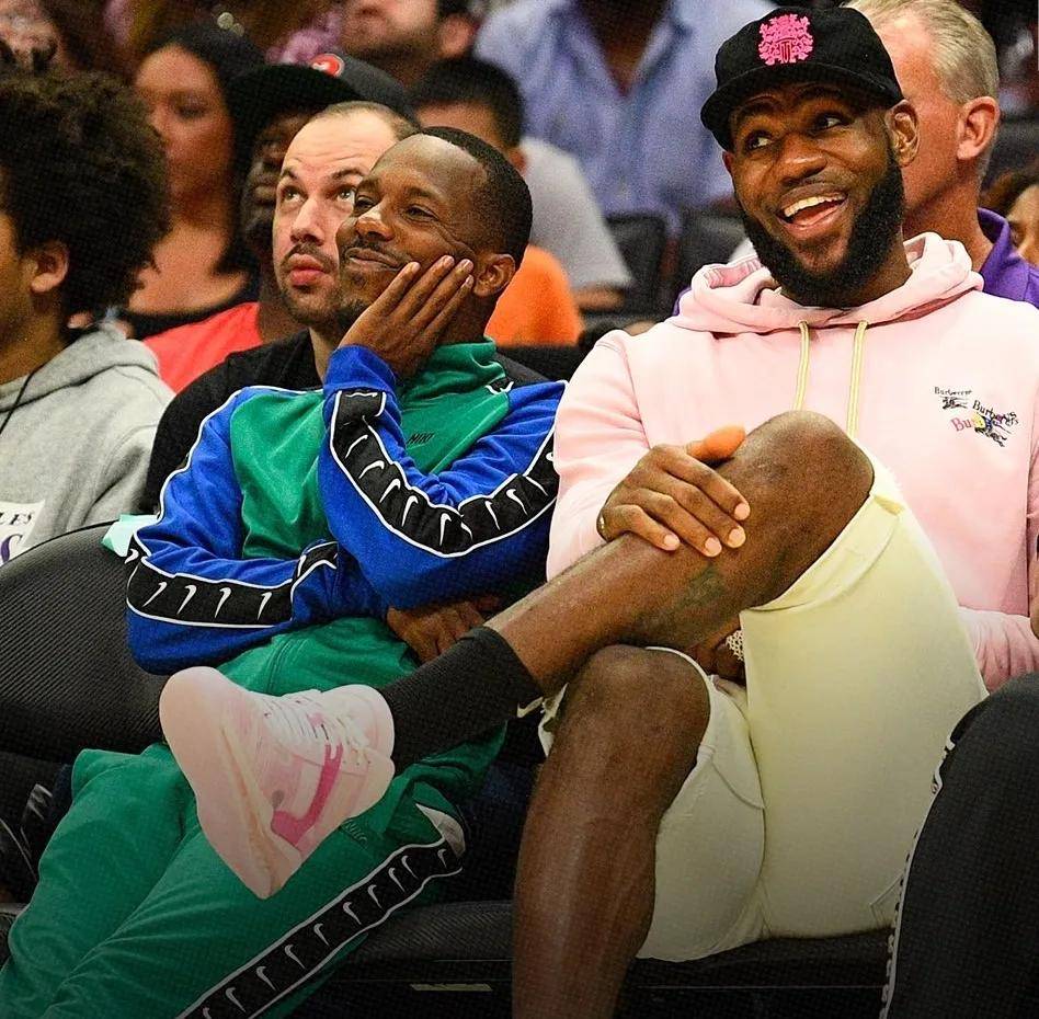 爱游戏新游榜单詹姆斯官方宣布爆冷新规，巴塞罗那引发争议！