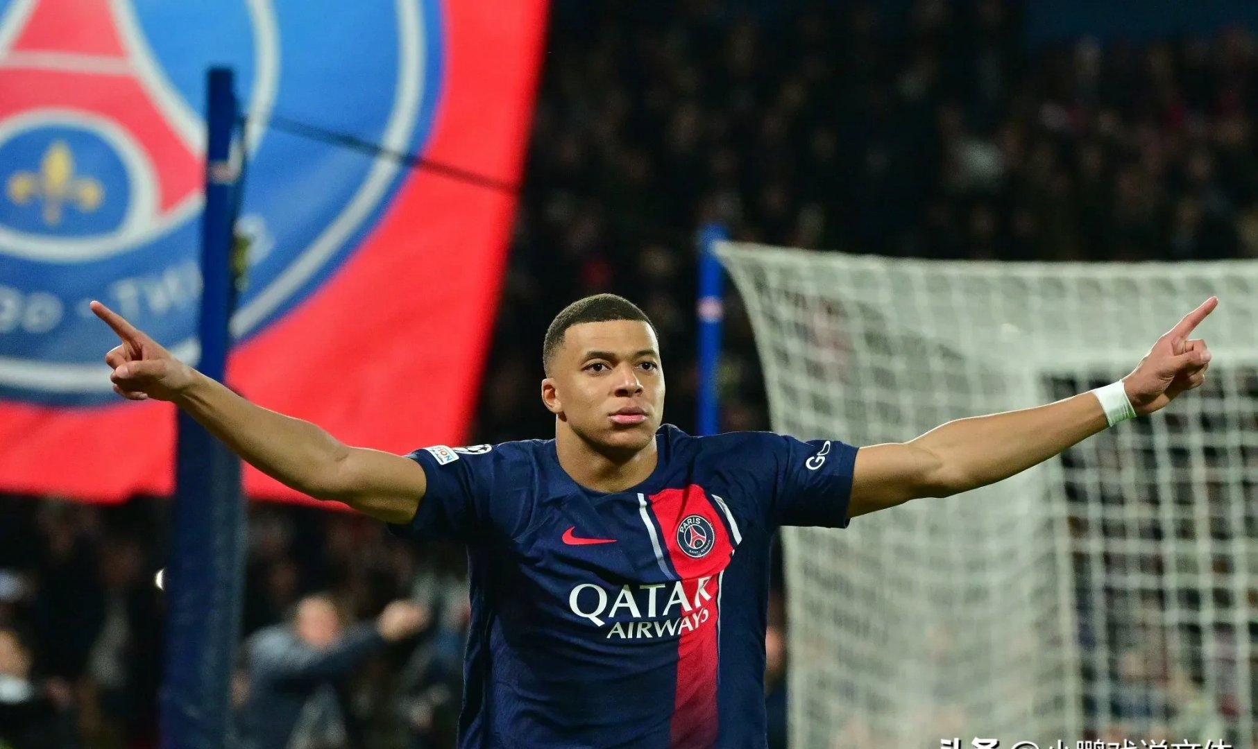 爱游戏2025必玩Rookie新星大比分获胜表现突出，巴黎圣日耳曼前途光明！