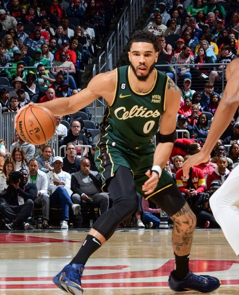 爱游戏推荐2025塔图姆在TL比赛中刷新纪录，刷新纪录引发热议！