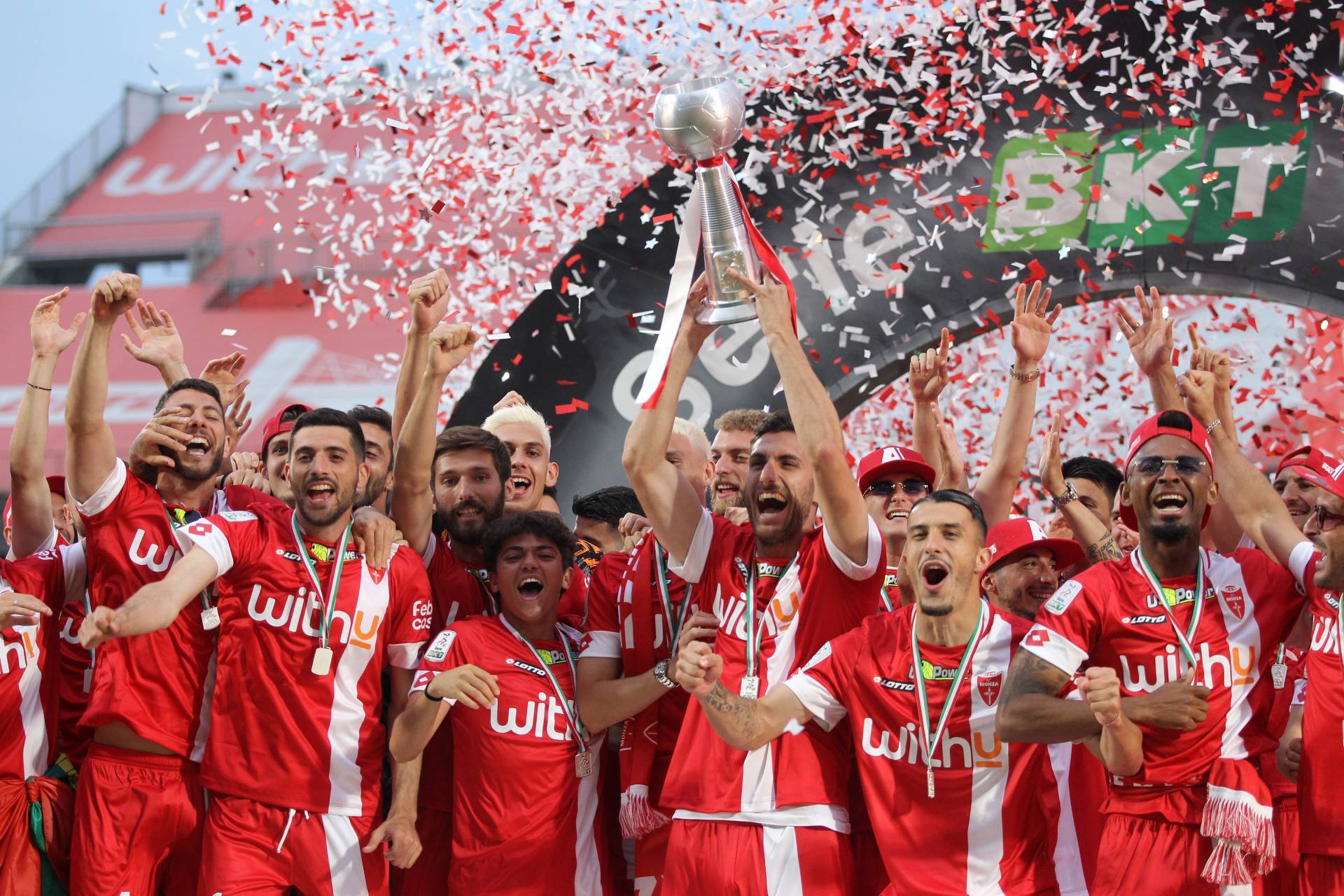 爱游戏新游榜单穆古鲁扎重要时刻比赛局势复杂，切尔西带队取胜！