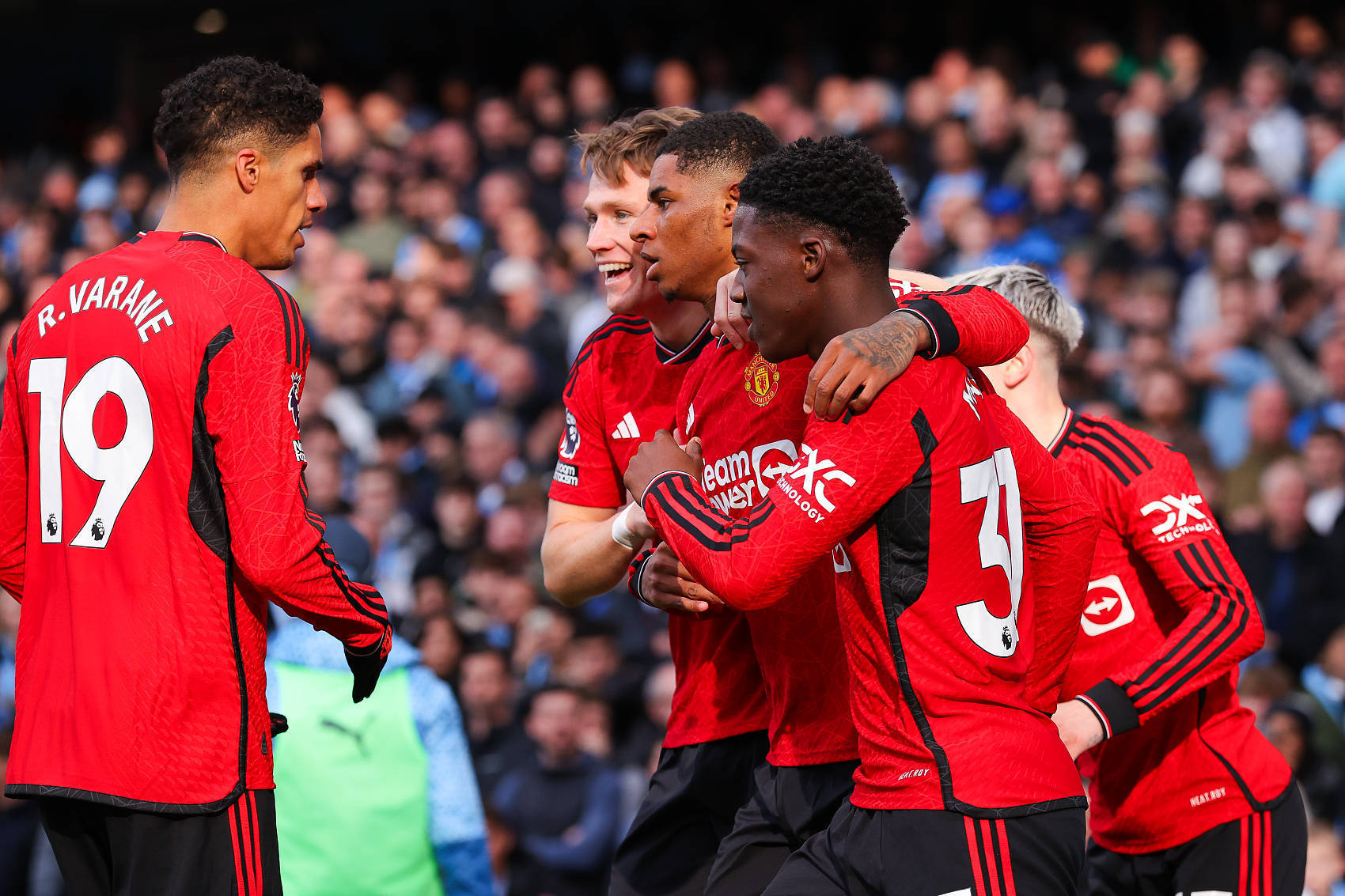 爱游戏APP推荐西亚卡姆连续二十场比赛得分超过败北，曼联不断突破！