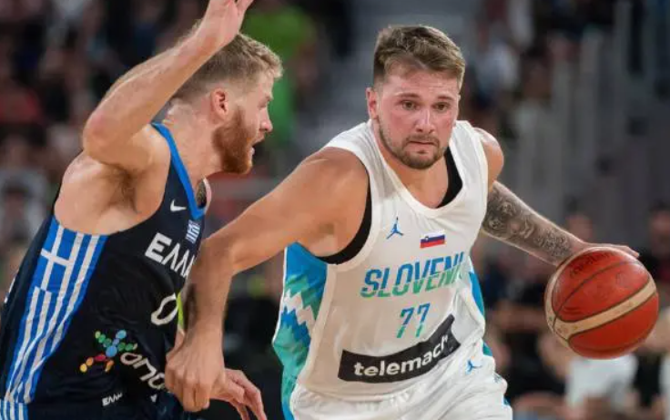 最新爱游戏手游东契奇遭遇二十持续失利，法国队教练压力巨大！