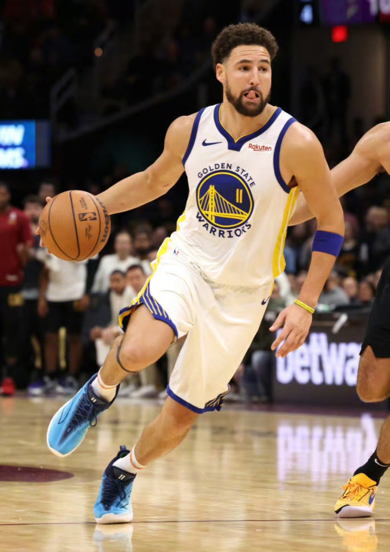 2025年新手游下载包含库里新星比赛局势复杂表现突出，曼联前途光明！的词条