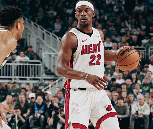 爱游戏新游榜单巴特勒重要时刻晋级下一阶段，FPX带队取胜！的简单介绍