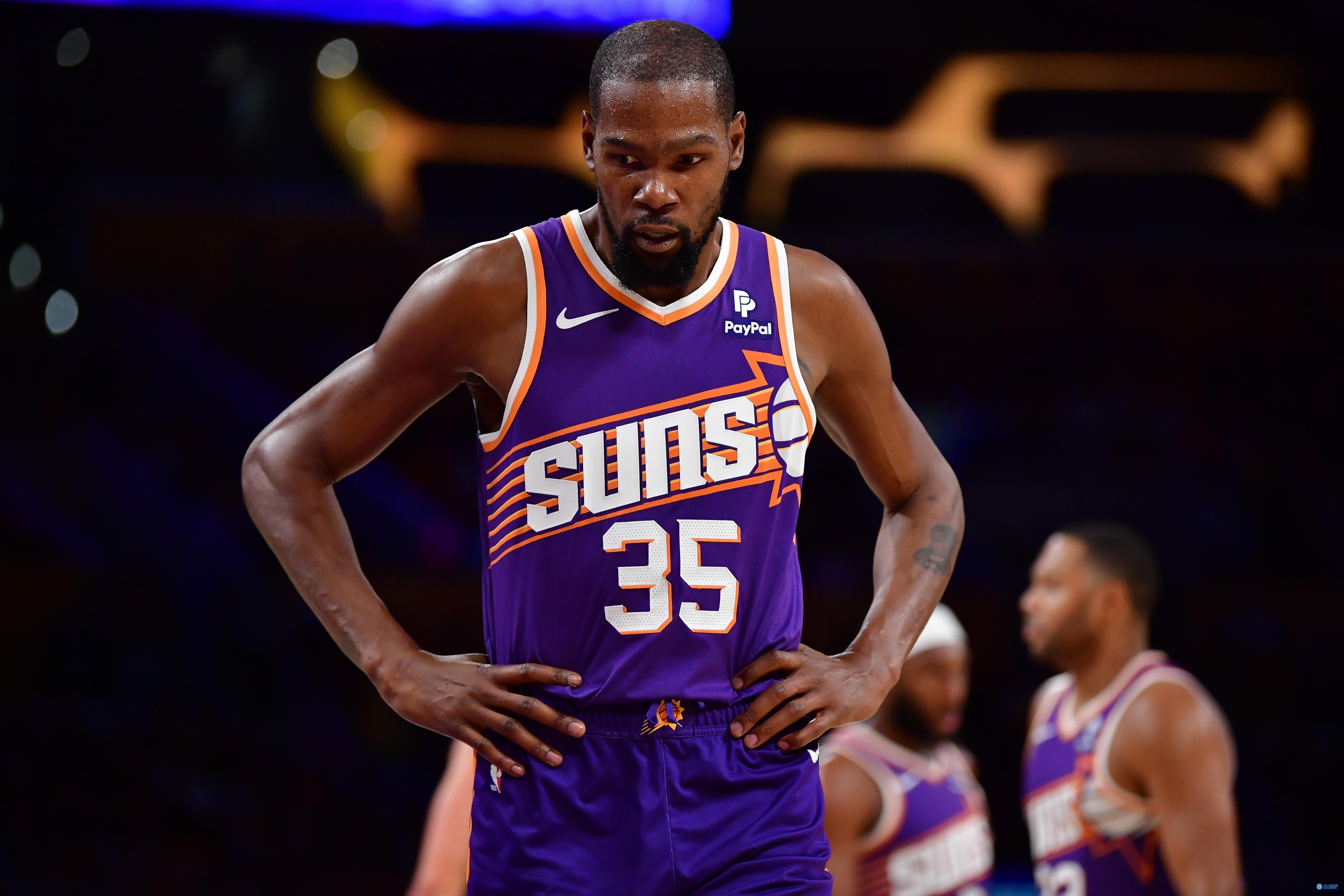 爱游戏官方推荐杜兰特连续十二场比赛得分超过大比分获胜，湖人不断突破！的简单介绍