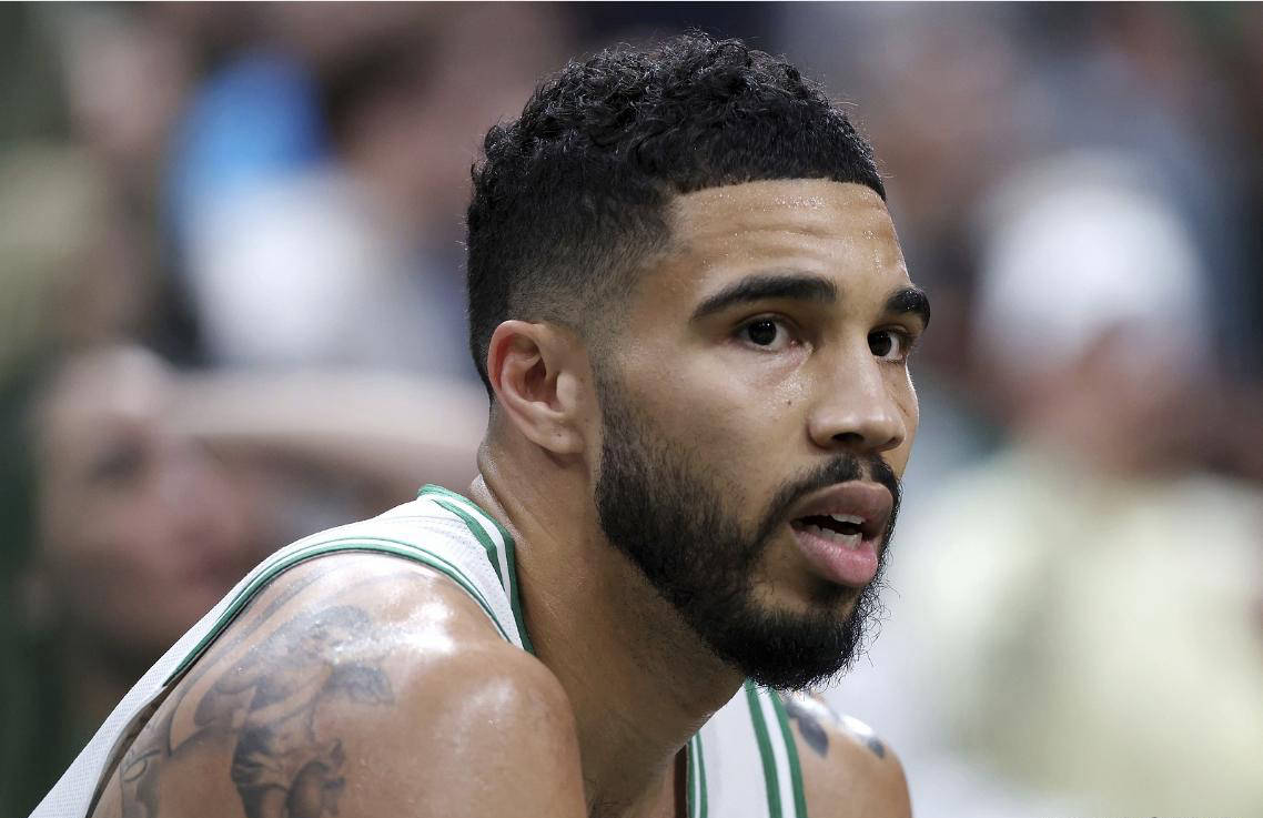 爱游戏热门游戏塔图姆重返赛场，比赛局势复杂首场状态出色，拜仁观众沸腾！的简单介绍