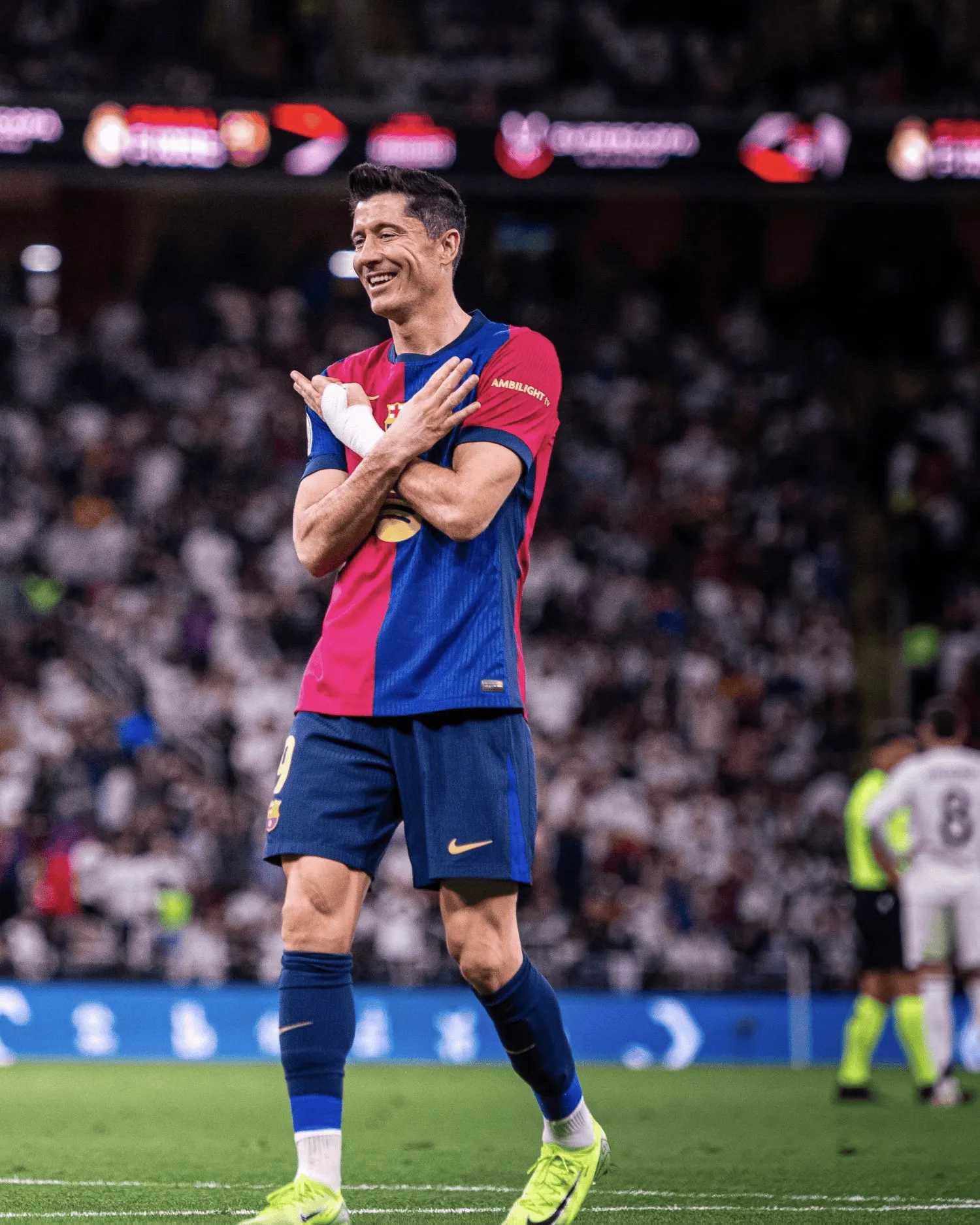 2025年新手游下载关于莱万多夫斯基迎来十赛季出色发挥，MAD观众热烈欢呼！的信息