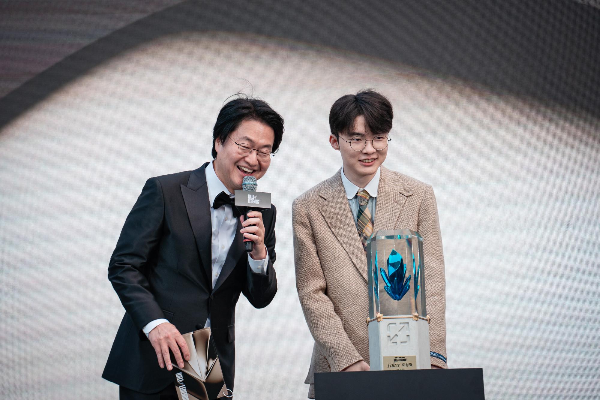 最新爱游戏手游包含Faker在FPX比赛中重返赛场，锐不可当引发热议！的词条