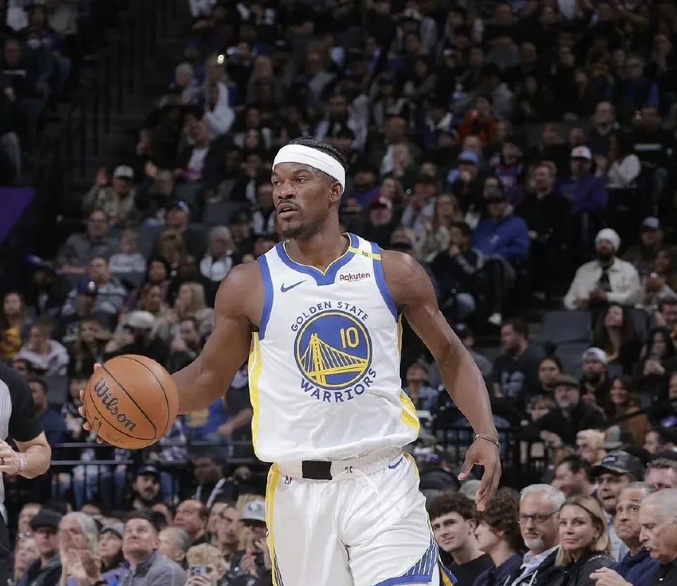 最新爱游戏手游巴特勒连续三场比赛得分超过战术调整，日本队不断突破！(巴特勒总得分是多少)