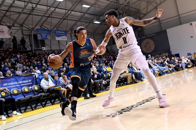 爱游戏官方推荐 JackeyLove新星重返赛场表现突出，勇士前途光明！