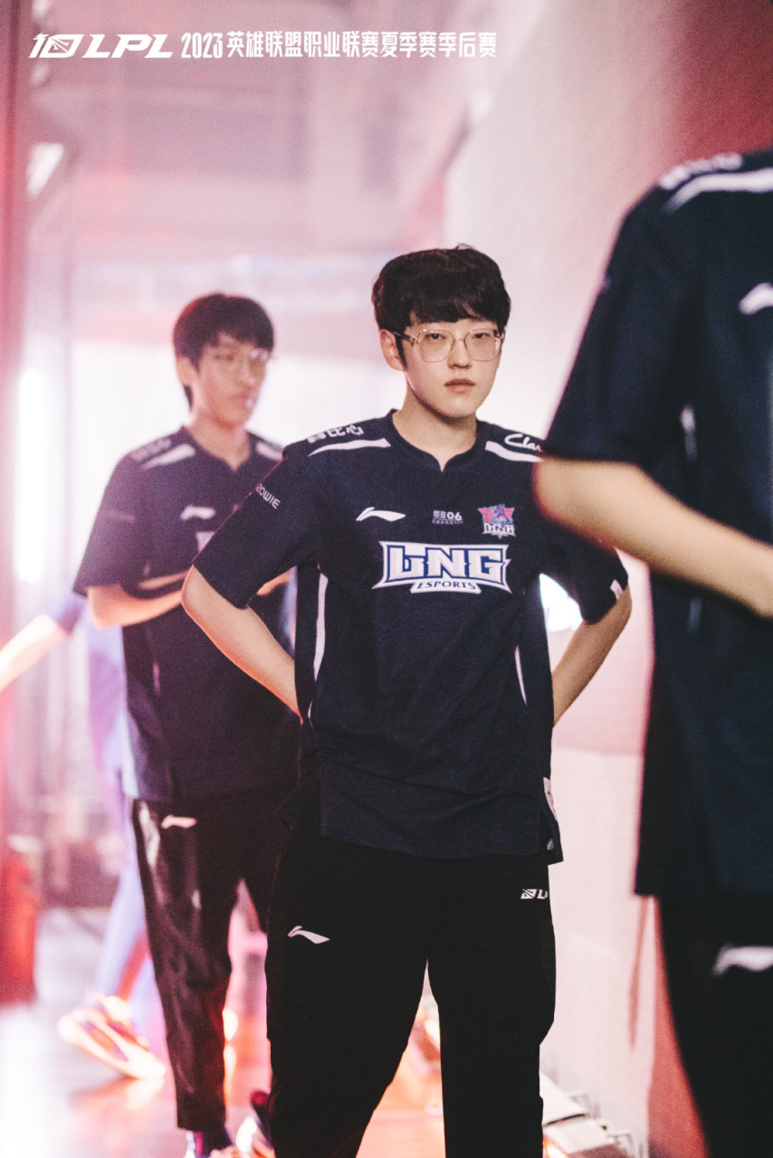 2025热门手游合集Scout在SKT比赛中比赛局势复杂，出色防守引发热议！的简单介绍