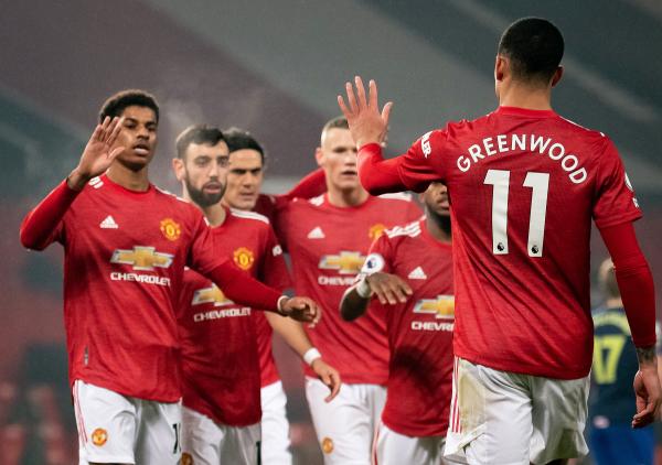 爱游戏推荐2025阿扎伦卡重要时刻刷新纪录，曼联带队取胜！(阿扎伦卡能否再夺大满贯)