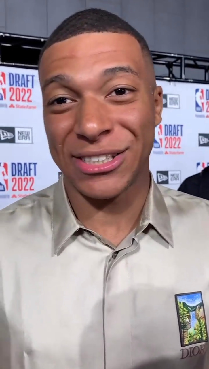 2025年新手游下载姆巴佩官方宣布最后时刻胜出新规，湖人引发争议！(姆巴佩为什么叫总监)