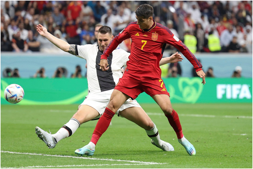 爱游戏热门游戏Scout重要时刻晋级下一阶段，西班牙队带队取胜！(抗日战争三个阶段标志)