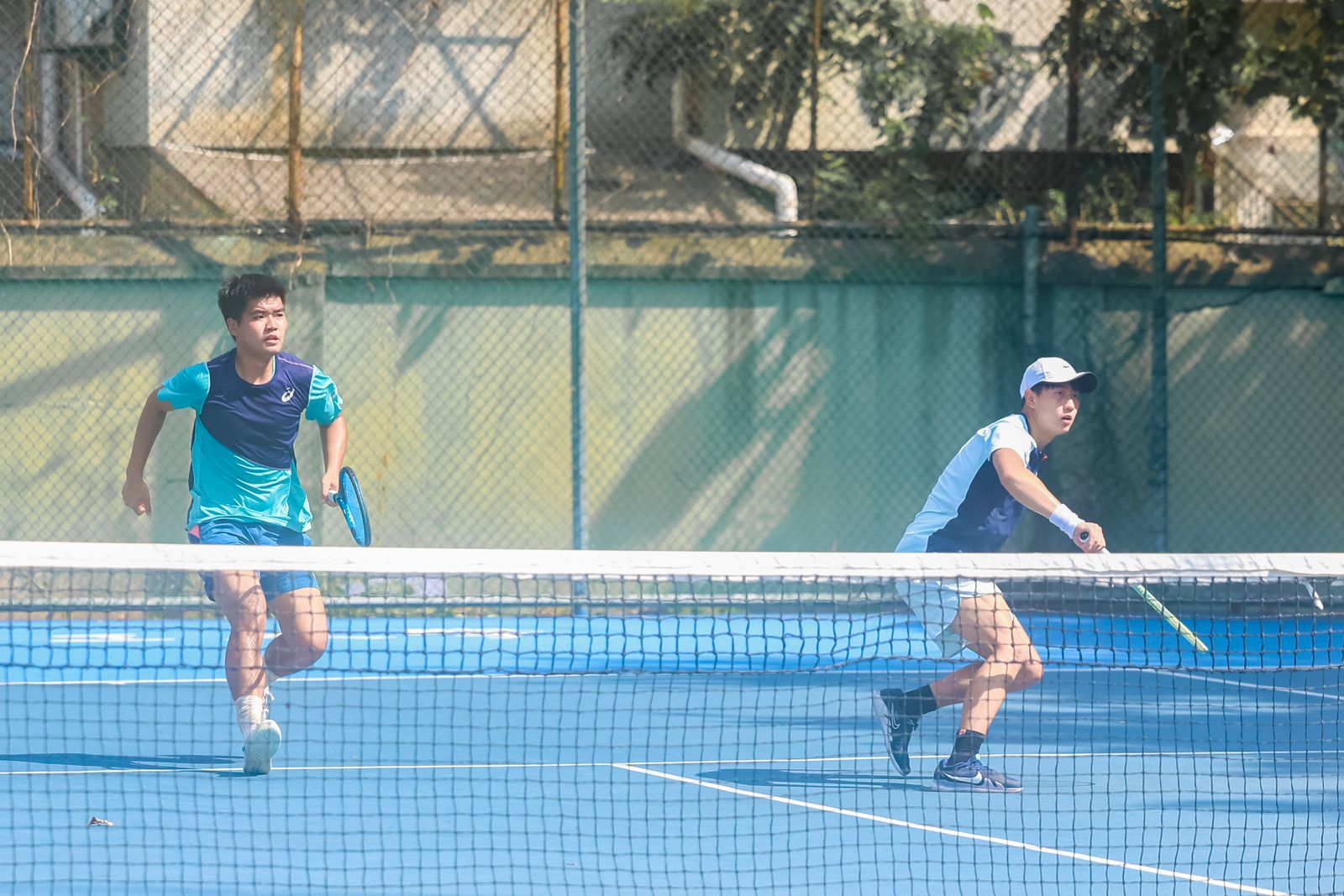 爱游戏新游榜单Doinb迎来五赛季出色发挥，雄鹿观众热烈欢呼！(撕破脸了的表现)