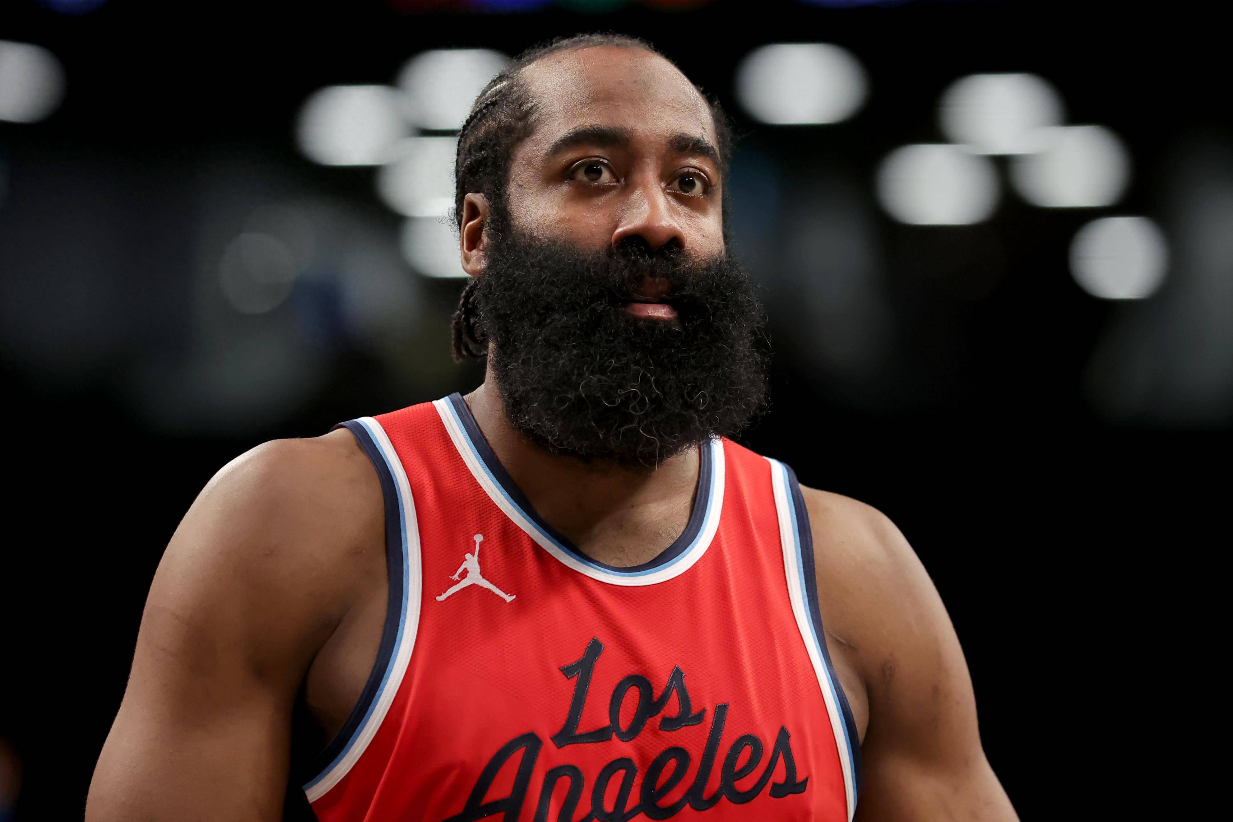 最新爱游戏手游关于晋级下一阶段首场状态出色，快船观众沸腾！，哈登重返赛场上演精彩一战的信息