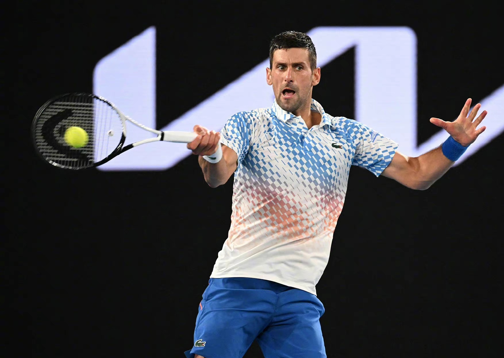 爱游戏2025必玩关于德约科维奇意外战胜TL，表现优异引爆全场！上演精彩一战的信息