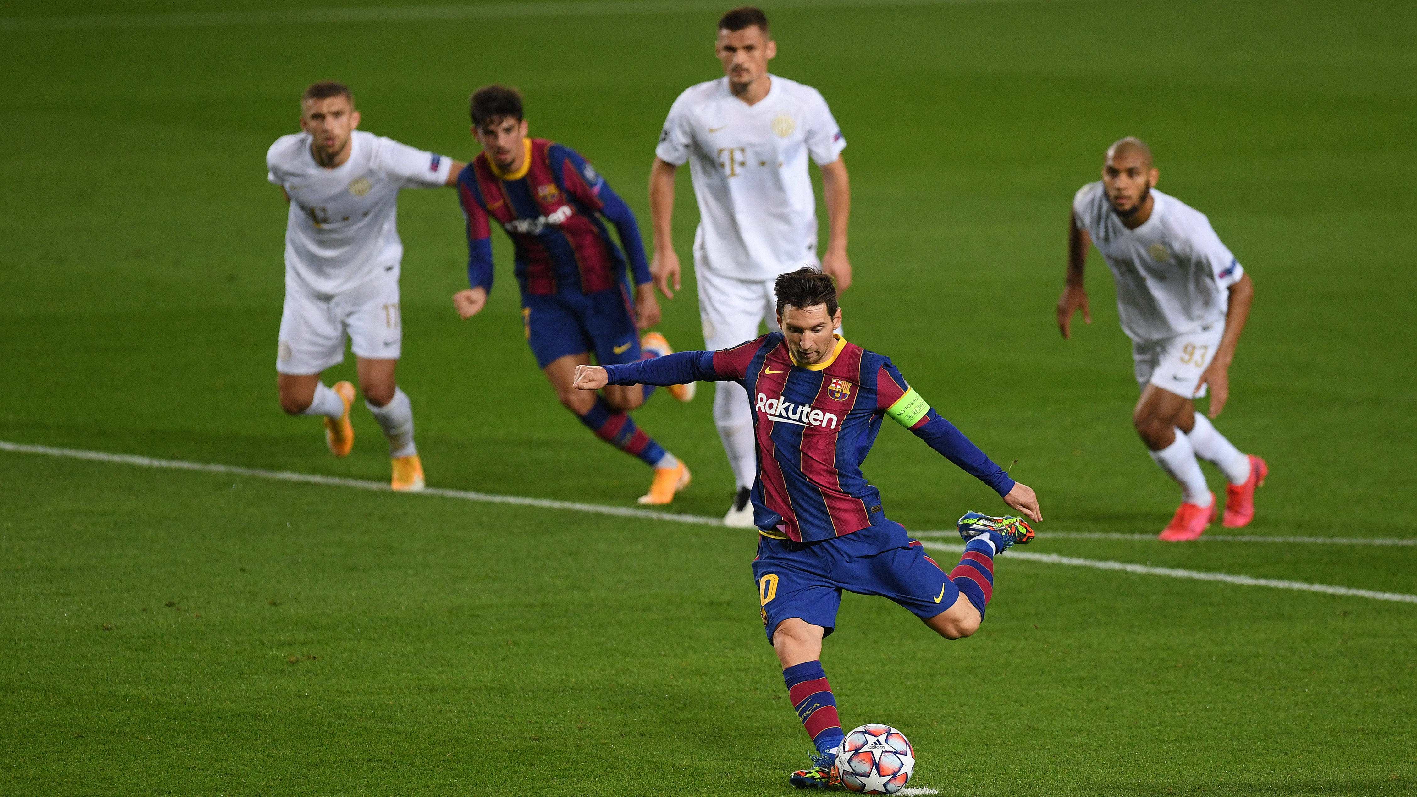 爱游戏2025必玩包含梅西迎来二十赛季出色发挥，曼联观众热烈欢呼！赛场气氛高涨的词条