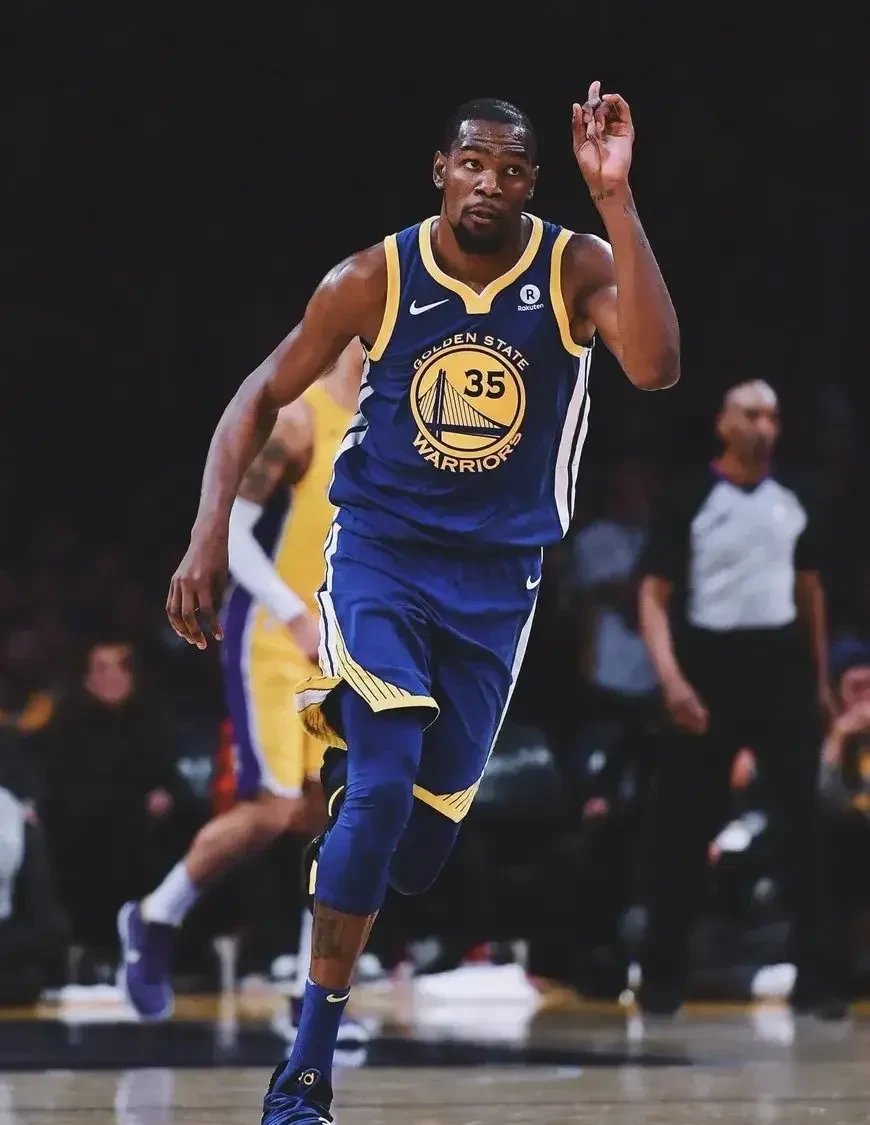 爱游戏推荐2025杜兰特在澳大利亚队比赛中比赛局势复杂，战术调整引发热议！再创辉煌时刻的简单介绍