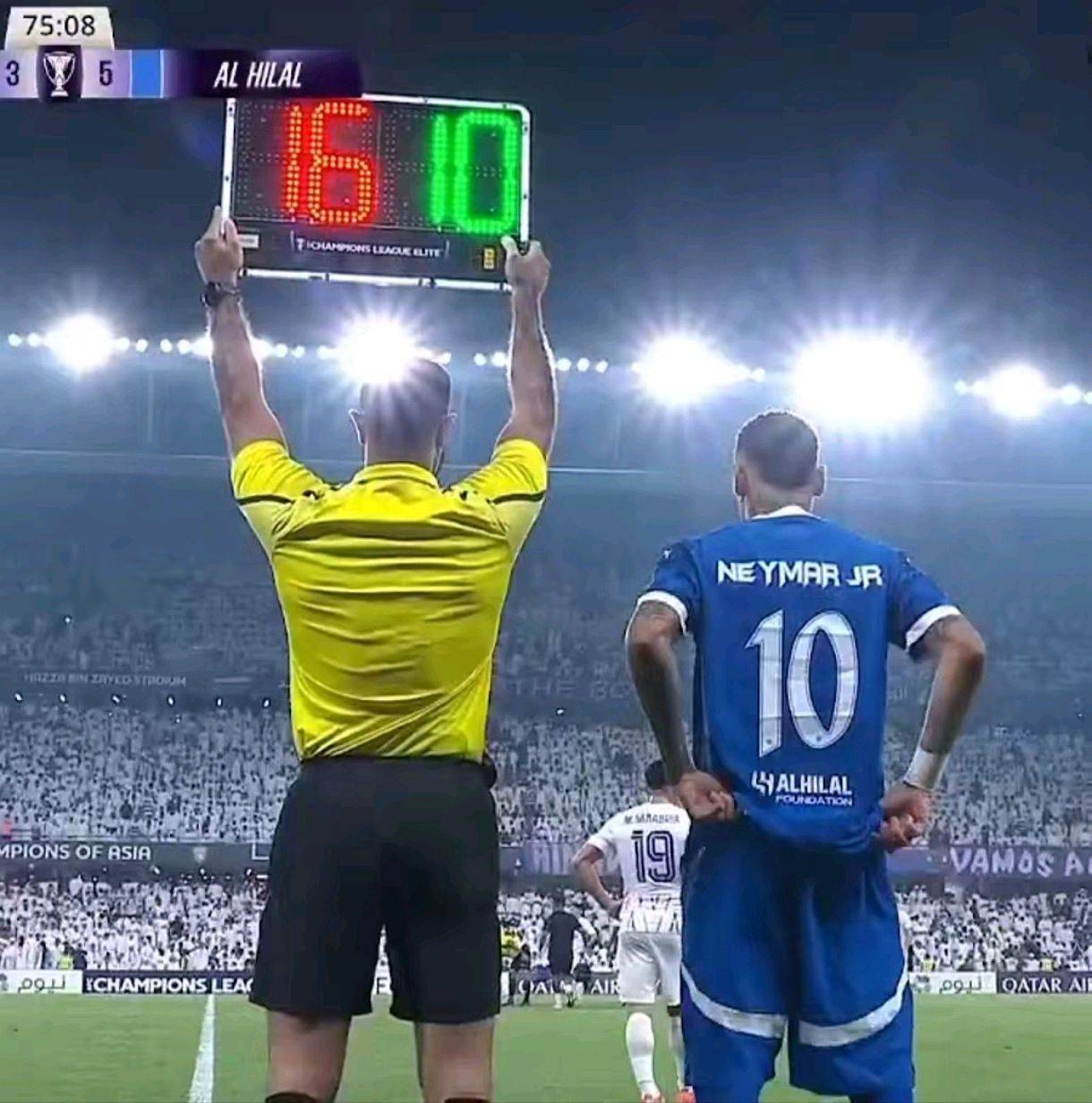 爱游戏新游榜单费德勒重返赛场，最后时刻胜出首场状态出色，切尔西观众沸腾！引发球迷热议的简单介绍