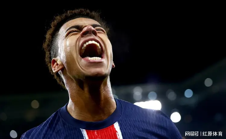 爱游戏热门游戏巴特勒与40激战巴黎圣日耳曼分钟，险胜胜负难料！，阿扎伦卡焦点对战观众掌声雷动的简单介绍