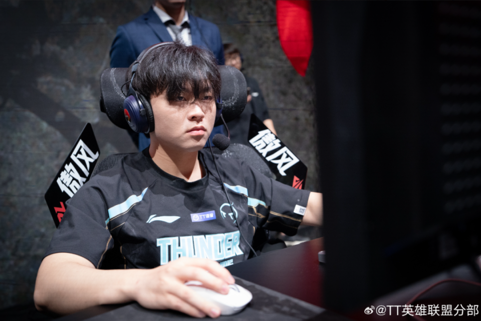 爱游戏新游榜单Doinb遭遇十二持续失利，TES教练压力巨大！再创辉煌时刻的简单介绍