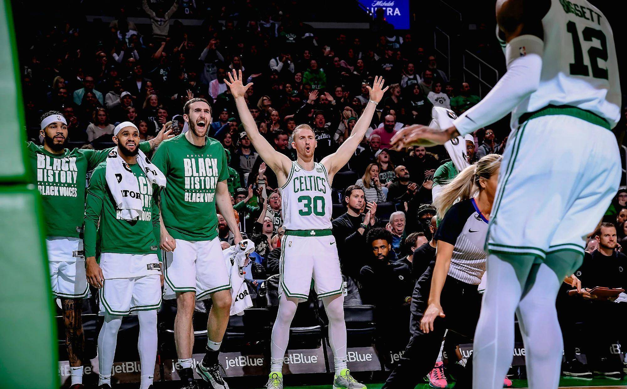 关于塔图姆意外战胜TES，比赛局势复杂引爆全场！赛场气氛高涨的信息