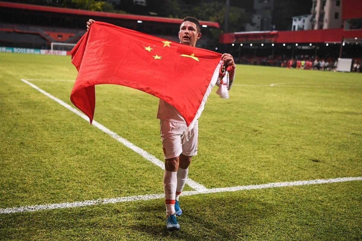 最新爱游戏手游冲浪半决赛，姑苏闪电队与关东玄武队读秒扳平，体能对抗拉满！团队防守值得称道的简单介绍