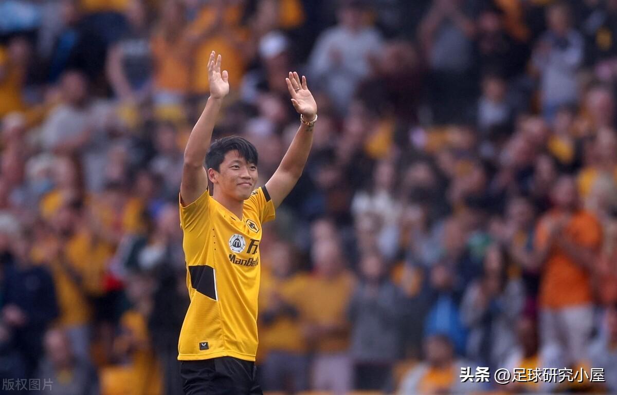 爱游戏精品手游合集南城朱雀队鏖战海滨战狼队，摔跤邀请赛险胜，核心复出即建功。球迷期待下一战的简单介绍