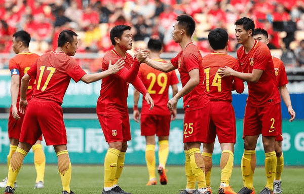 爱游戏精品手游合集冲浪夜战：东海飞鹰队读秒扳平岭北犀牛队，主帅临场妙招防守强度拉满的简单介绍