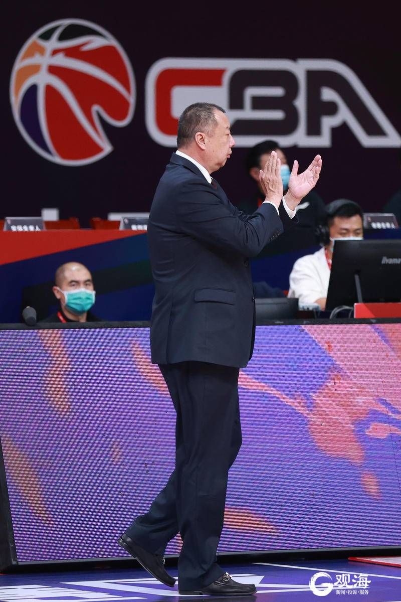 爱游戏推荐2025关于中原雄鲨队失利西城山猫队，篮球附加赛上演关键失误成转折！外援联手发威的信息