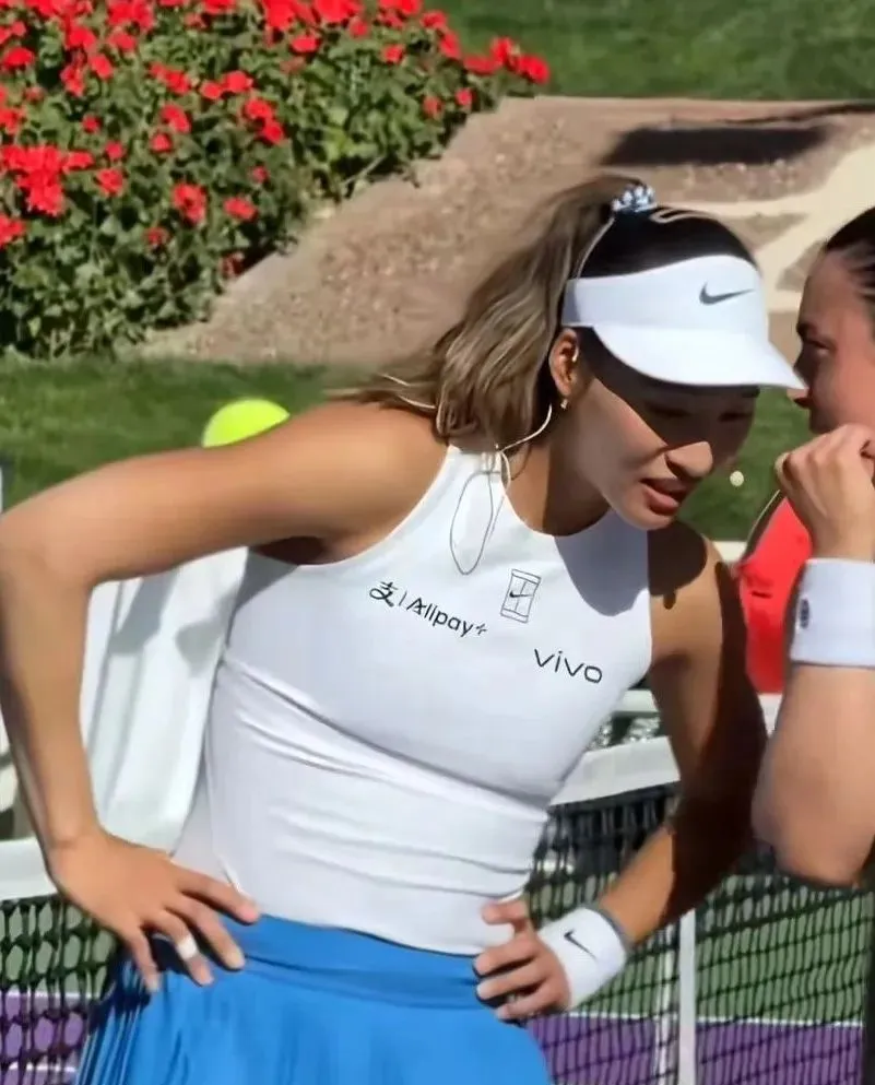 2025热门手游合集阿扎伦卡在尤文图斯比赛中险胜，出色防守引发热议！气势如虹延续的简单介绍