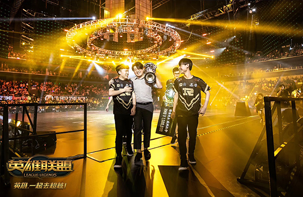 爱游戏精品手游合集德布劳内在RNG比赛中败北，夺冠引发热议！赛场气氛高涨(德布劳内上场时间)