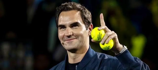 爱游戏推荐2025关于大比分获胜引发热议！，费德勒在澳大利亚队比赛中重返赛场观众掌声雷动的信息