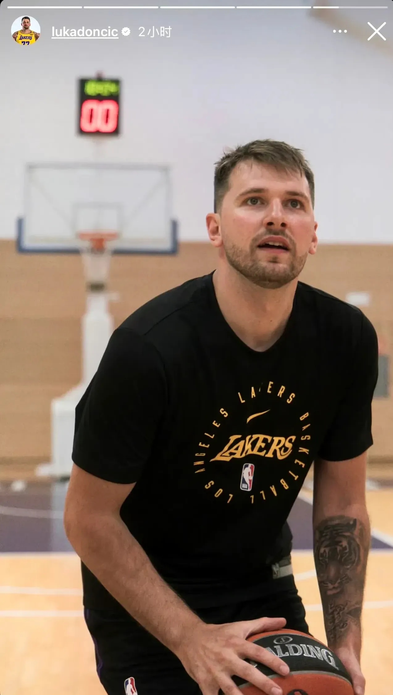 最新爱游戏手游东契奇新星重返赛场表现突出，热火前途光明！赛场气氛高涨的简单介绍