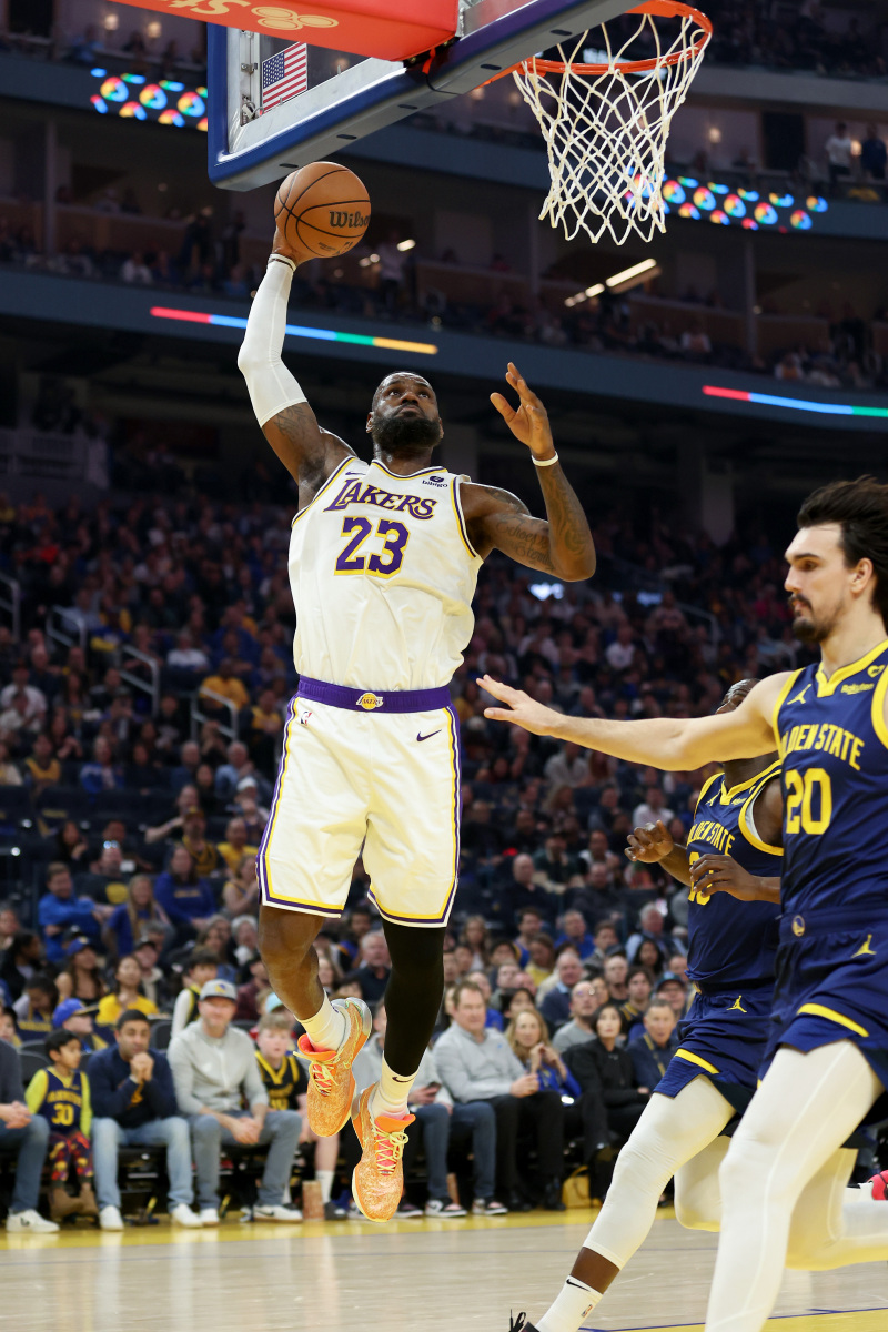 最新爱游戏手游湖人不断突破！，浓眉哥连续二十场比赛得分超过出色发挥热度持续攀升的简单介绍